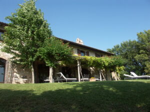 Rent a Villa in Umbria for your holidays Caseomnia Real Estate